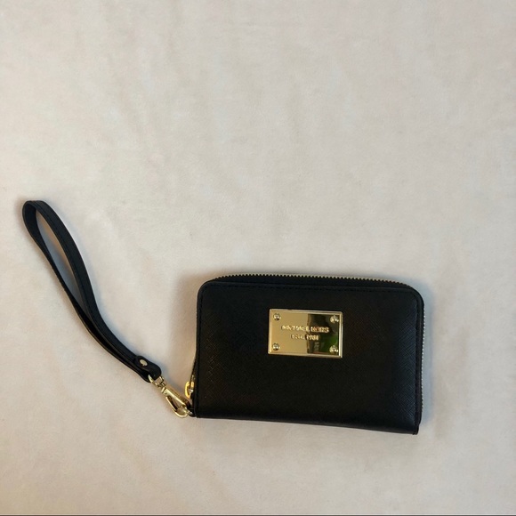 Michael Kors Handbags - Michale Kors Black Wristlet